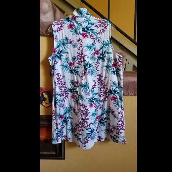 Tropical Sleeveless Button Down Tunic - Picture 2 of 3